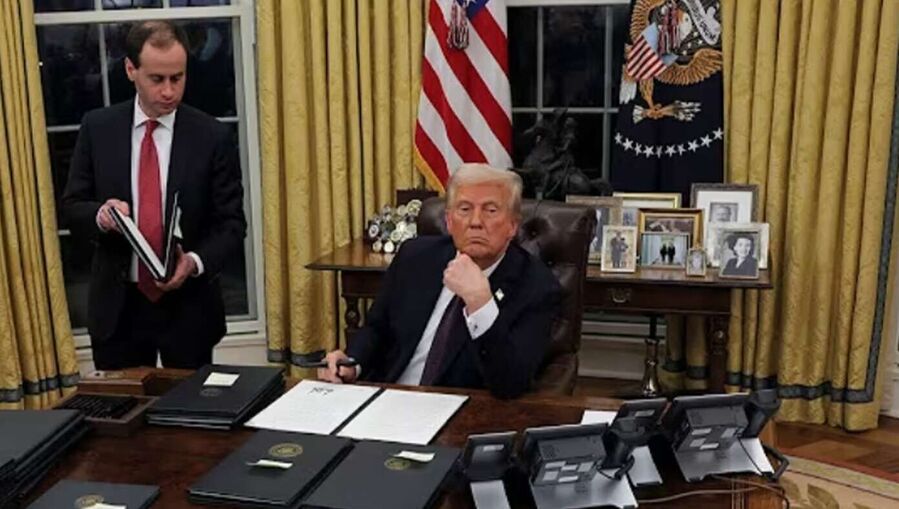 trump signs executive order
