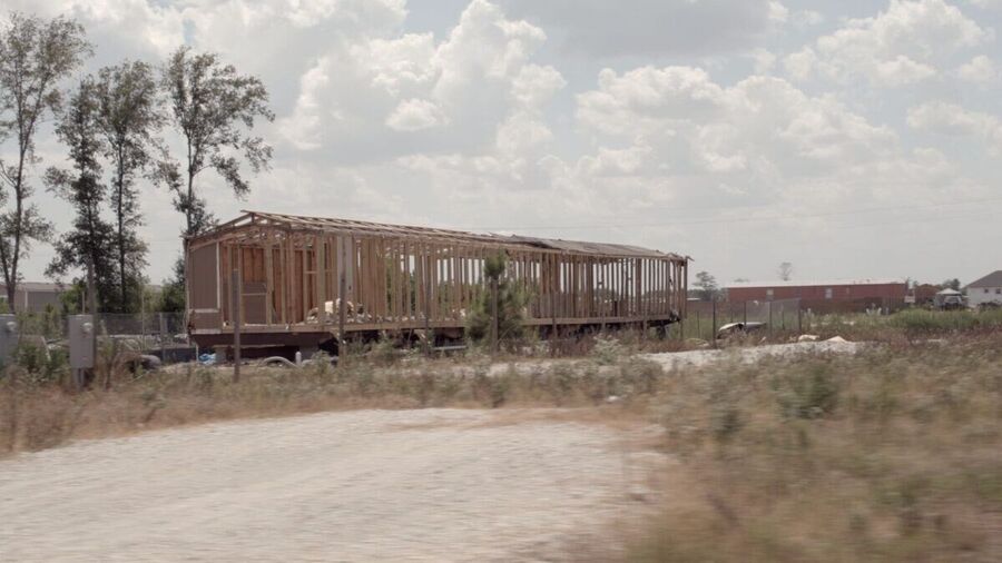 Click to enlarge colony ridge texas illegal immigrants abandoned house