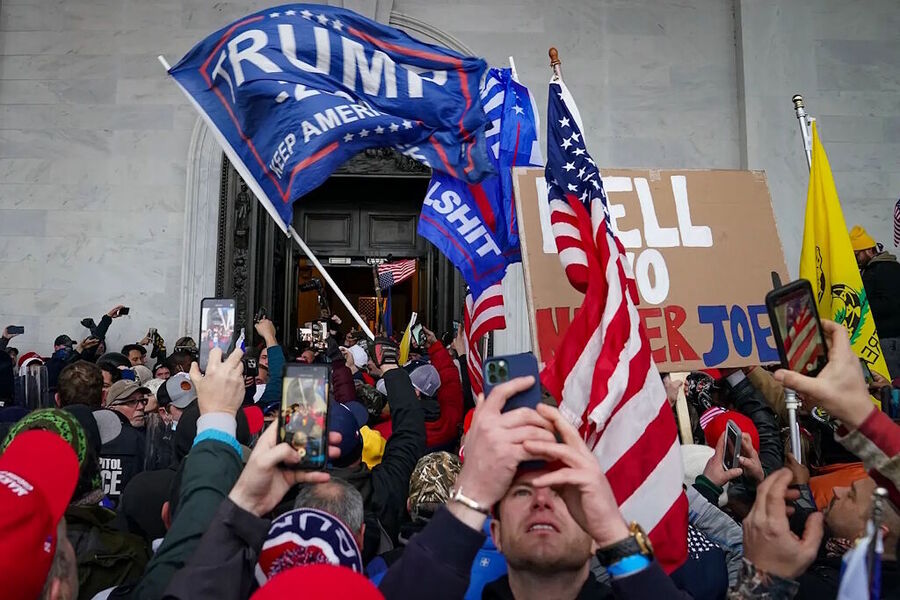 Click to enlarge trump supporters jan 6 capitol steps