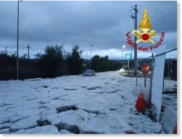 Click to enlarge Roads invaded by hail in Catania