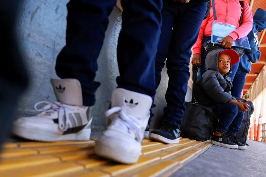 migrant child texas border