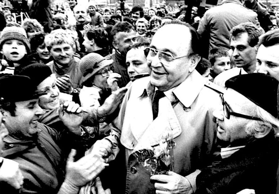 Click to enlarge Hans-Dietrich Genscher