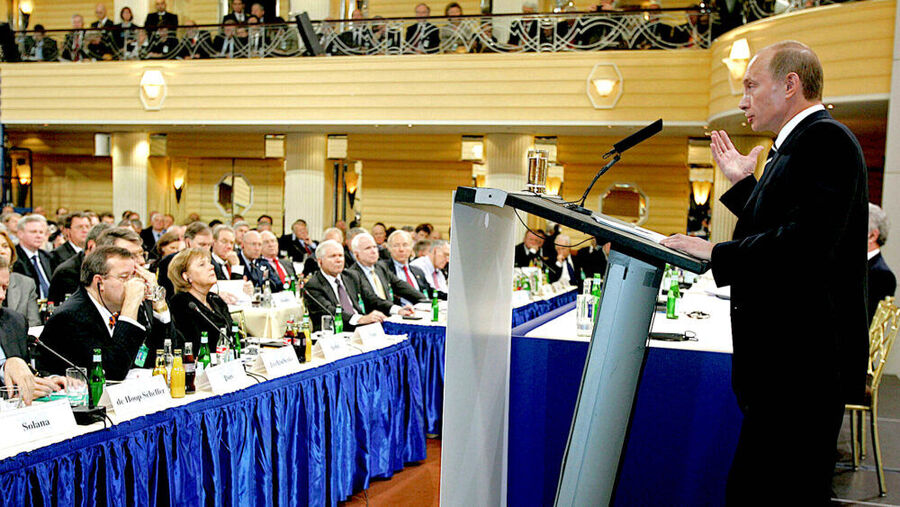 Click to enlarge President Putin