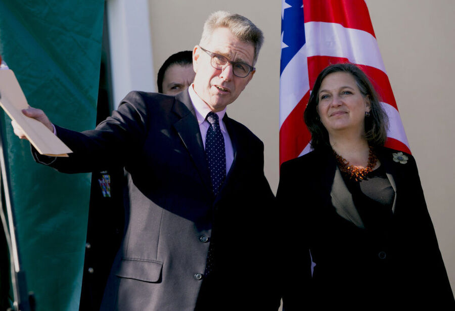 Click to enlarge Geoffrey Pyatt and Victoria Nuland