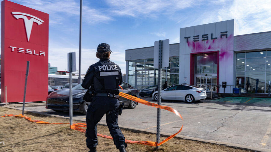 Click to enlarge Tesla Hamilton Canada vandalized terrorism