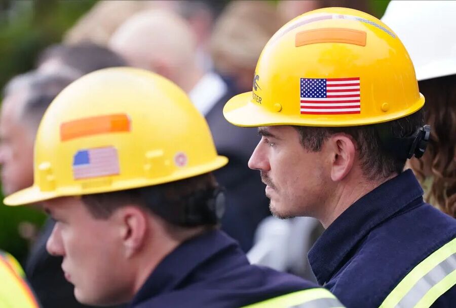Click to enlarge trump tariffs workers