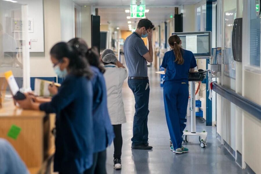staff nih hospital great britain
