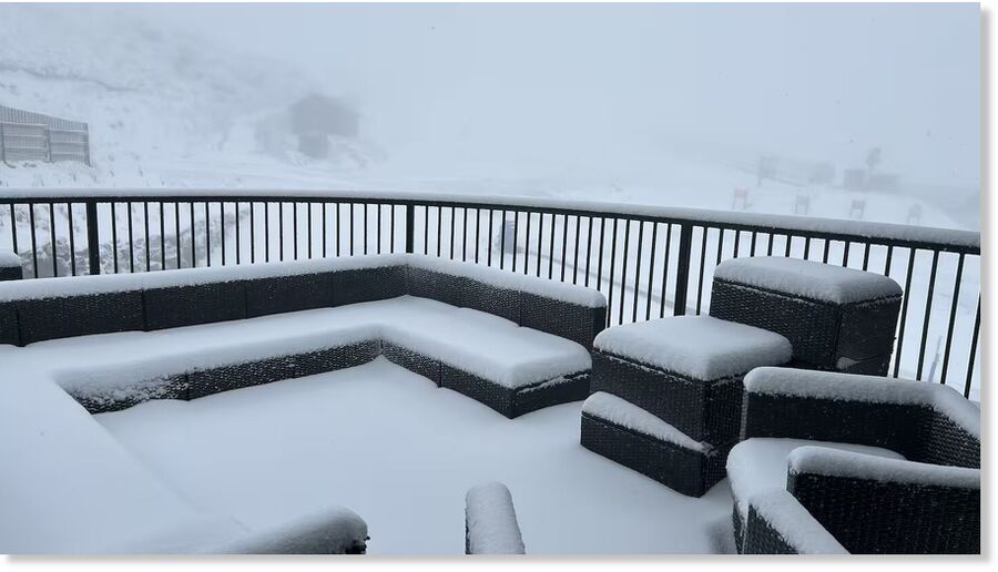 Click to enlarge Up to 10cm of snow fell at Cardrona Alpine Resort between Queenstown and Wānaka on Tuesday.
