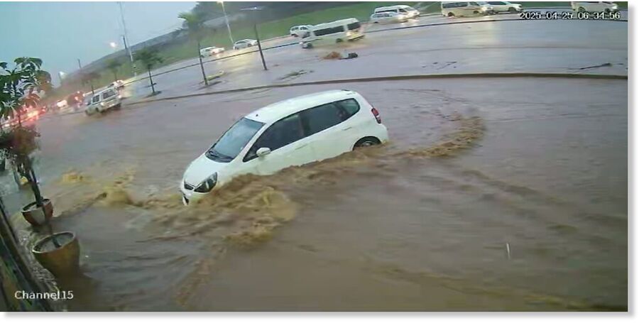 Flooding on North Coast Road and between Mimosa and Nandi Drive on Friday