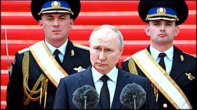 Click to enlarge Putin and military guys