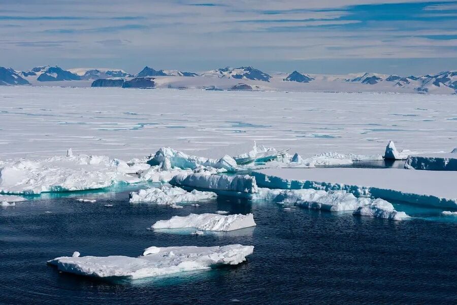 icebergs wadell sea antarctica larsen B