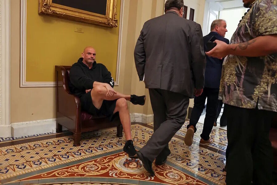 Click to enlarge Sen. John Fetterman mental health reports erratic