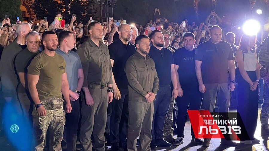 Click to enlarge zelensky azov battalion