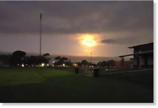 The sky over parts of Western Australia, including Perth, were lit up by what the Perth Observatory says was a small meteor.