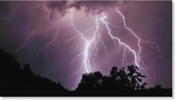 Click to enlarge According to the victim's family, he had stepped out of his house on Friday evening and was speaking over the phone when he was struck by lightning. (Representative image)