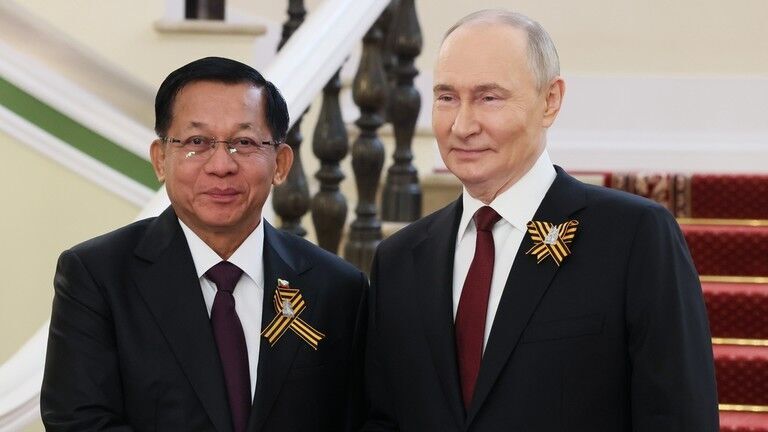 Min Aung Hlaing Vladimir Putin