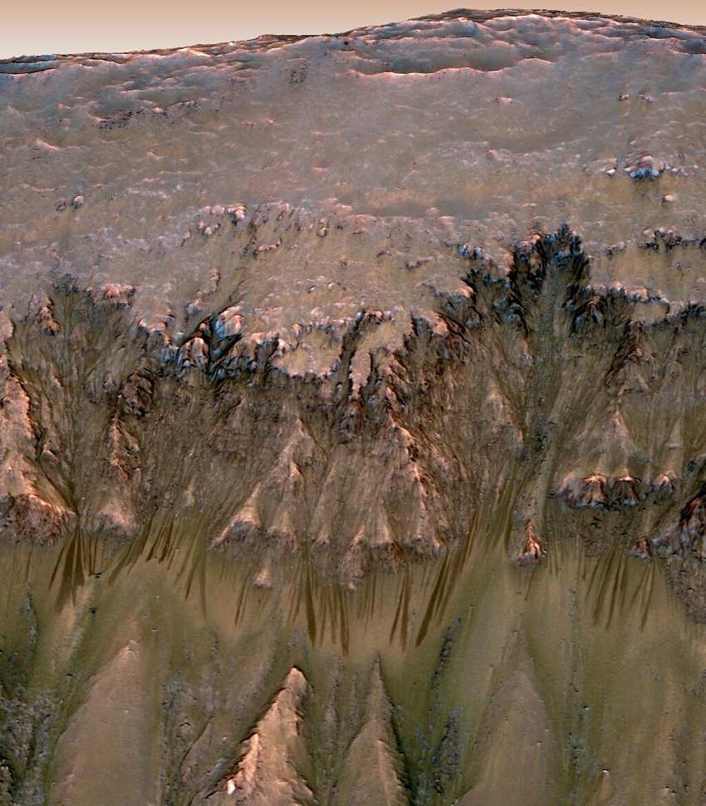 Scientists say dark streaks on mars may not come from water after all