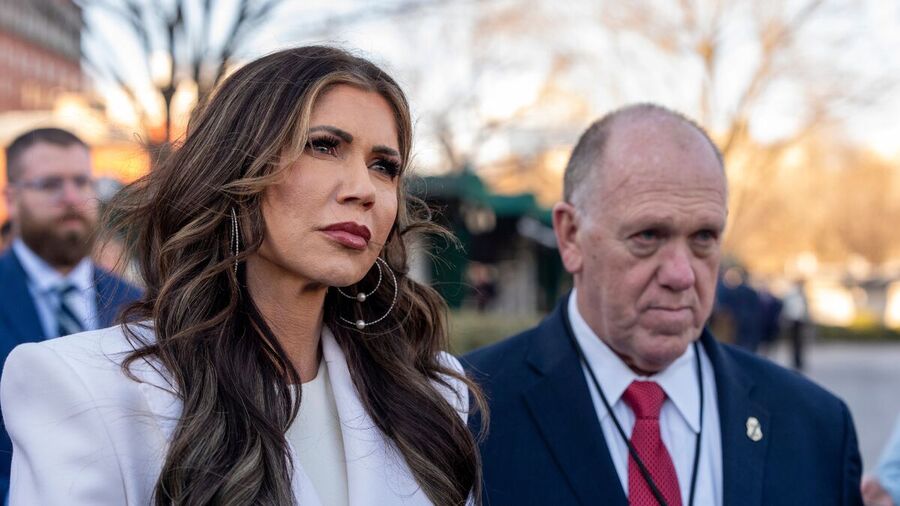 noem homan migrants