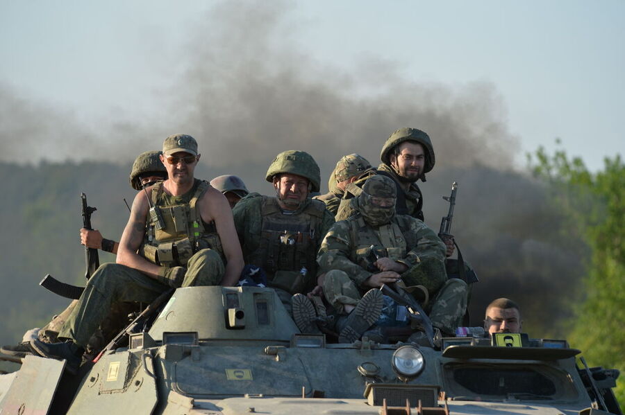 Click to enlarge lugansk militia soldiers field