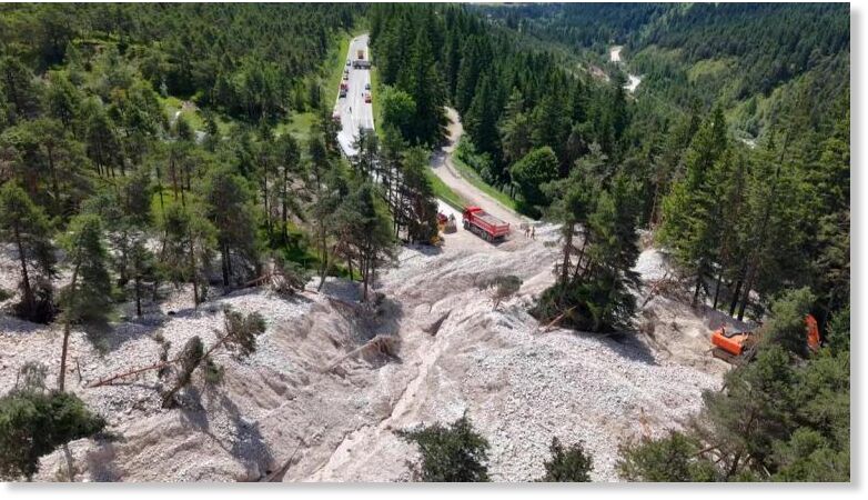 Click to enlarge An aerial shot of the extensive landslide in Cortina, Italy.