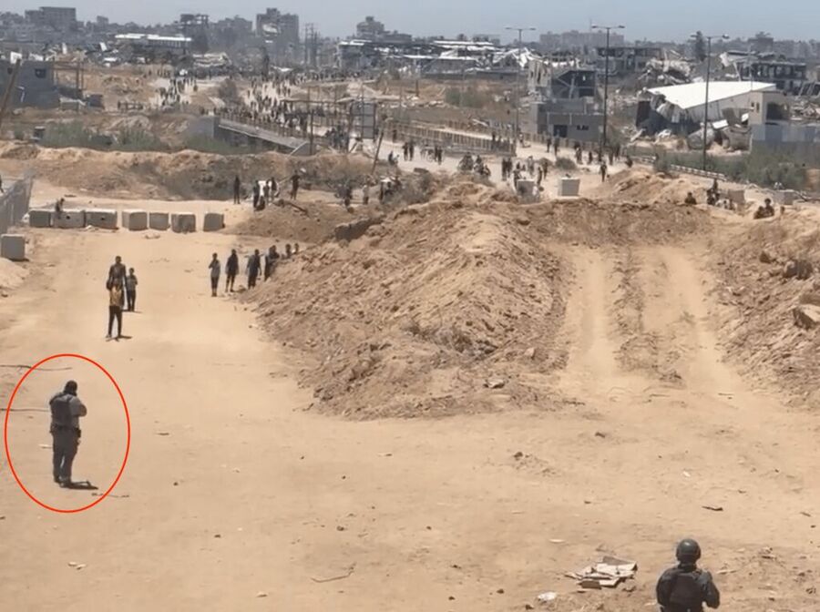 mercencries shoot at gaza aid seekers