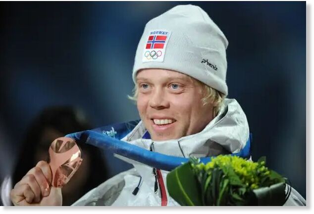 Audun Grønvold claimed the ski cross bronze medal at 2010 Winter Olympics in Vancouver, British Columbia.
