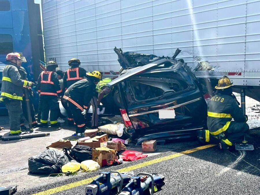 Click to enlarge migrant truck crash illegal turn kills three
