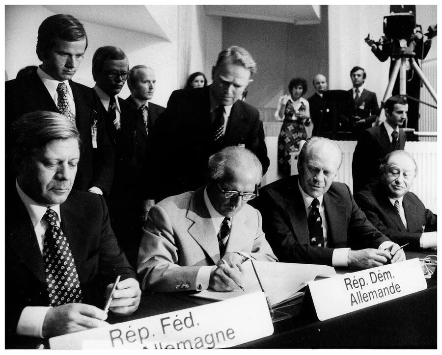 Signing Helsinki Accords