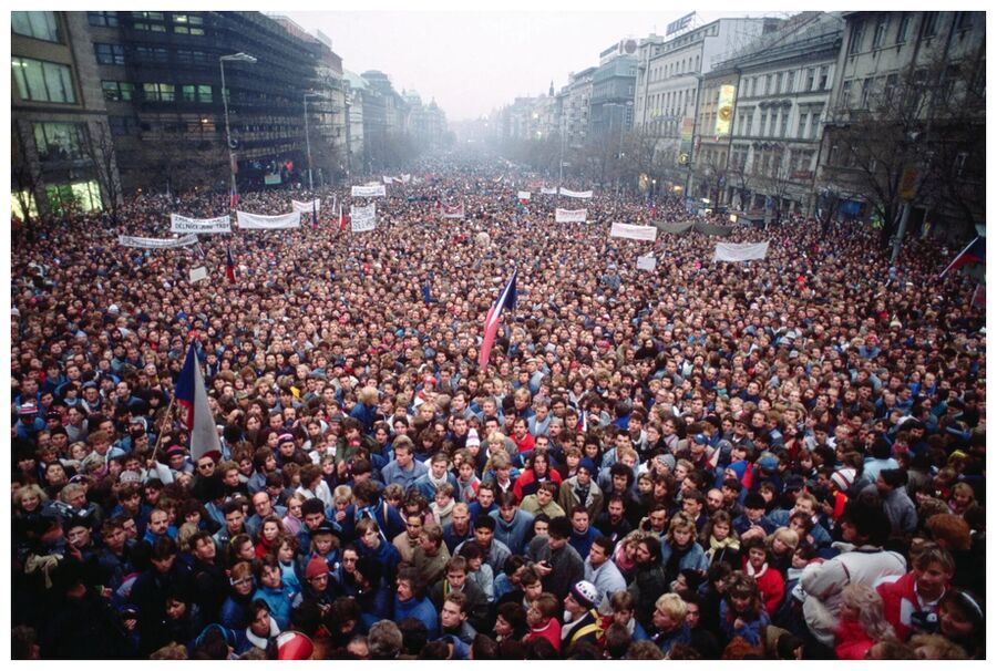 Czechoslovakia’s late 1989 ‘Velvet Revolution’