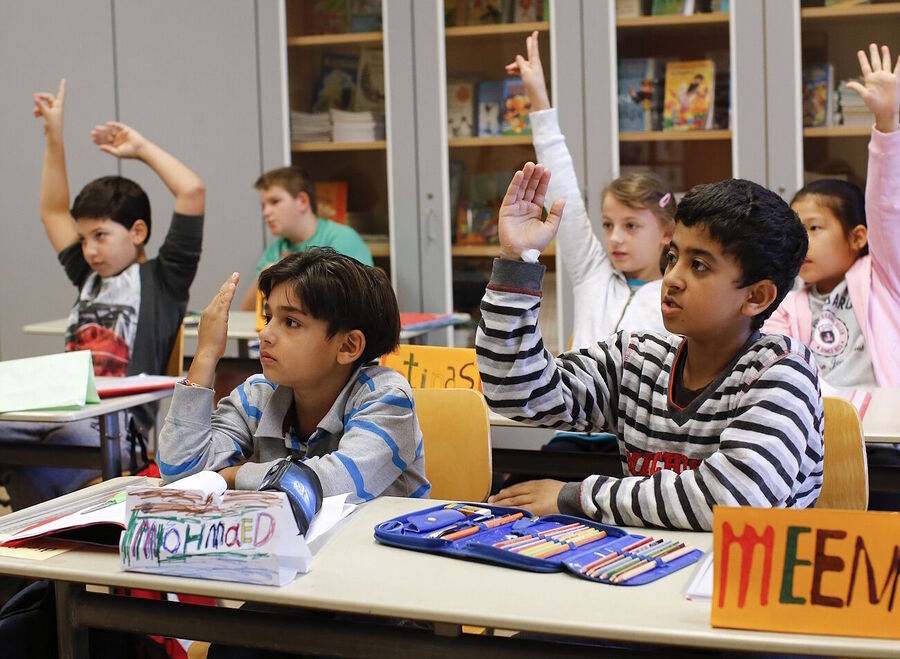 immigrant children classroom school