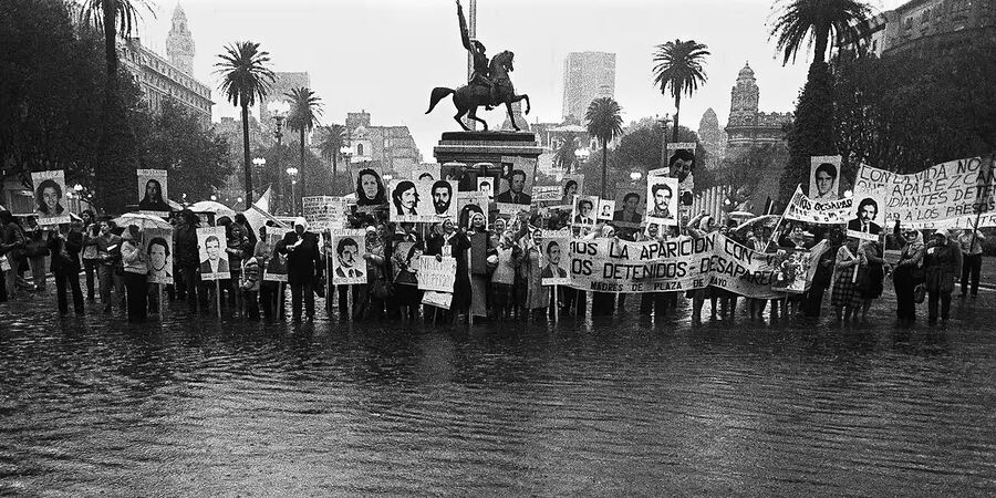 Click to enlarge argentina dirty war disappeared protest grandmothers
