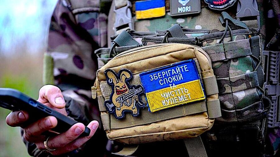 Click to enlarge Ukraine soldier