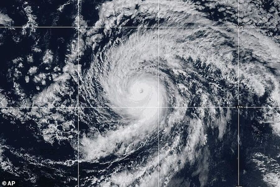 Click to enlarge hurricane kiko hawaii