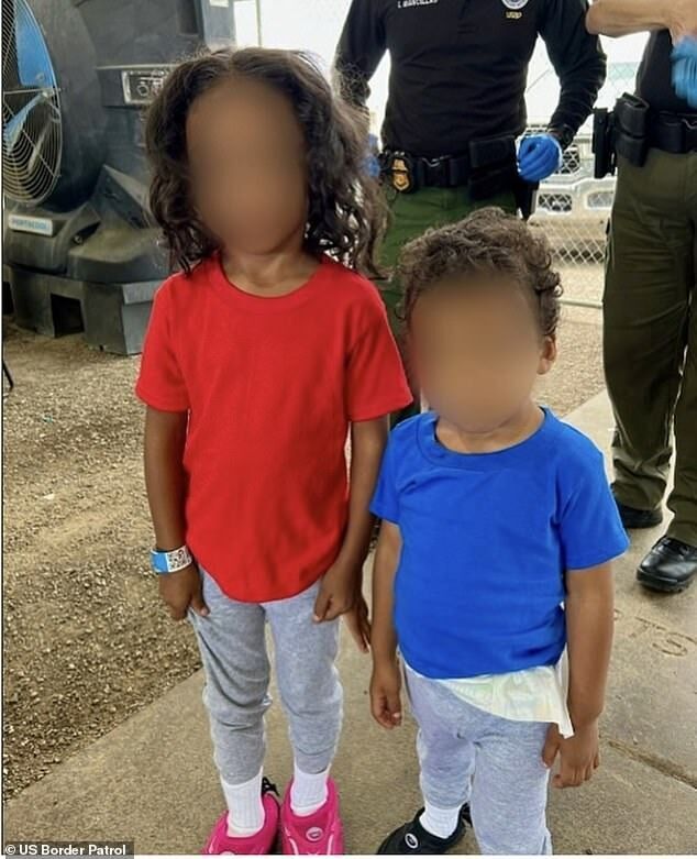 Click to enlarge Two unaccompanied children, ages 2 and 4, entered the US alone near the Rio Grande River in Texas in July 2024.