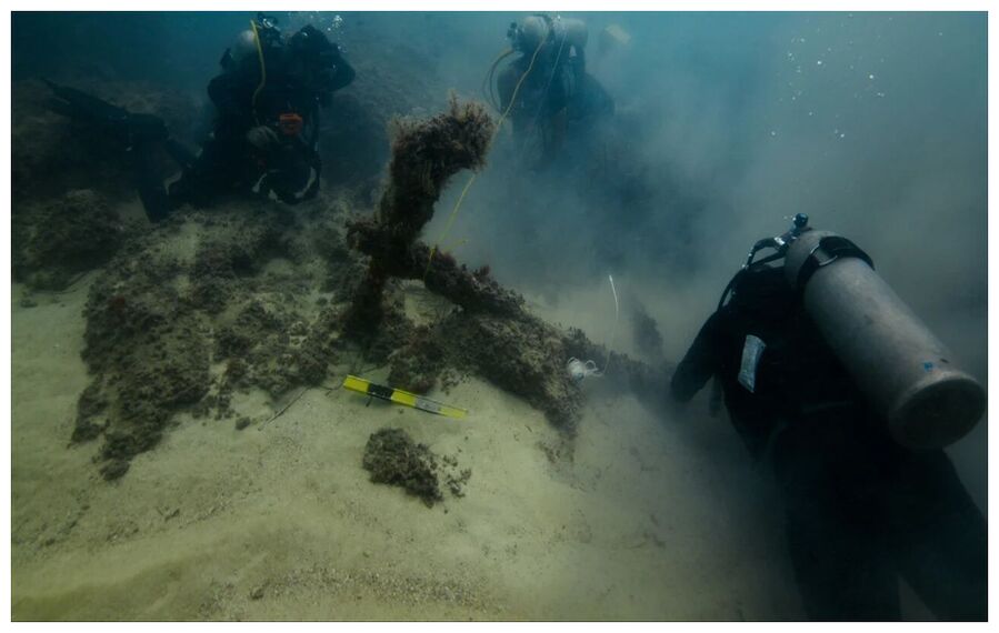 Underwater archaeologist
