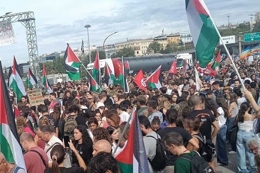 Click to enlarge protest italy palestine