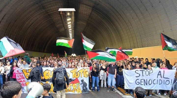 Click to enlarge italy protests for palestine