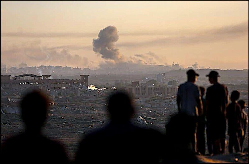 Click to enlarge Gaza city smoke