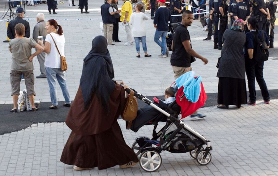 Click to enlarge islam sweden street scene