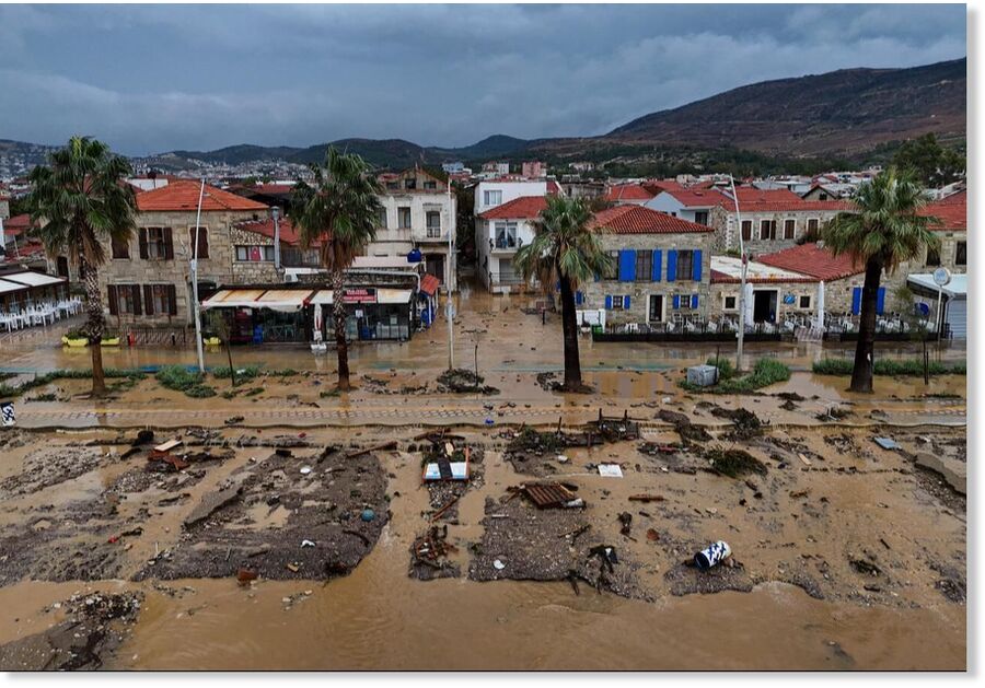 Click to enlarge Heavy rainfall caused a creek to overflow, leading to flooding on several streets and avenues in the Foca district of Izmir, Türkiye, Oct. 23, 2025.