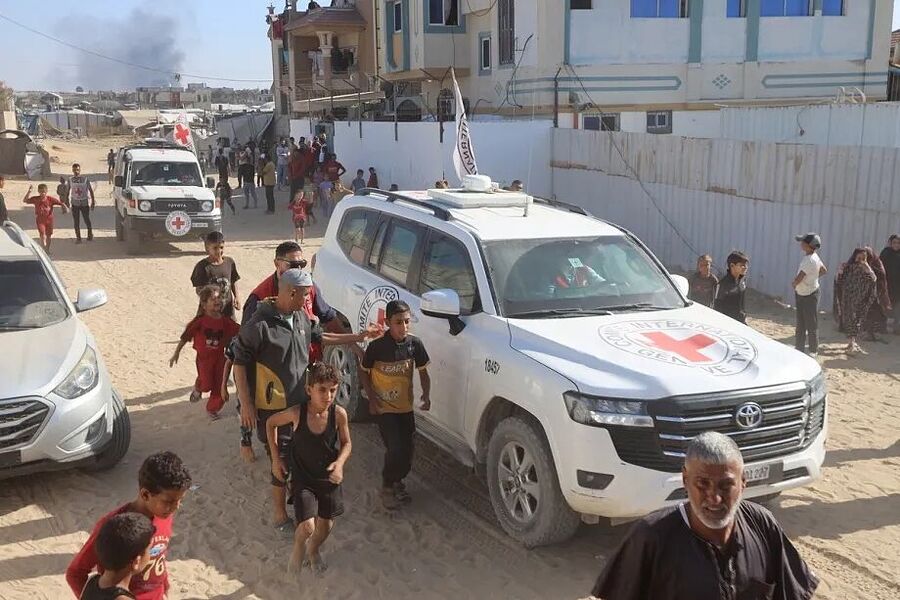 Click to enlarge red cross search hostage bodies gaza