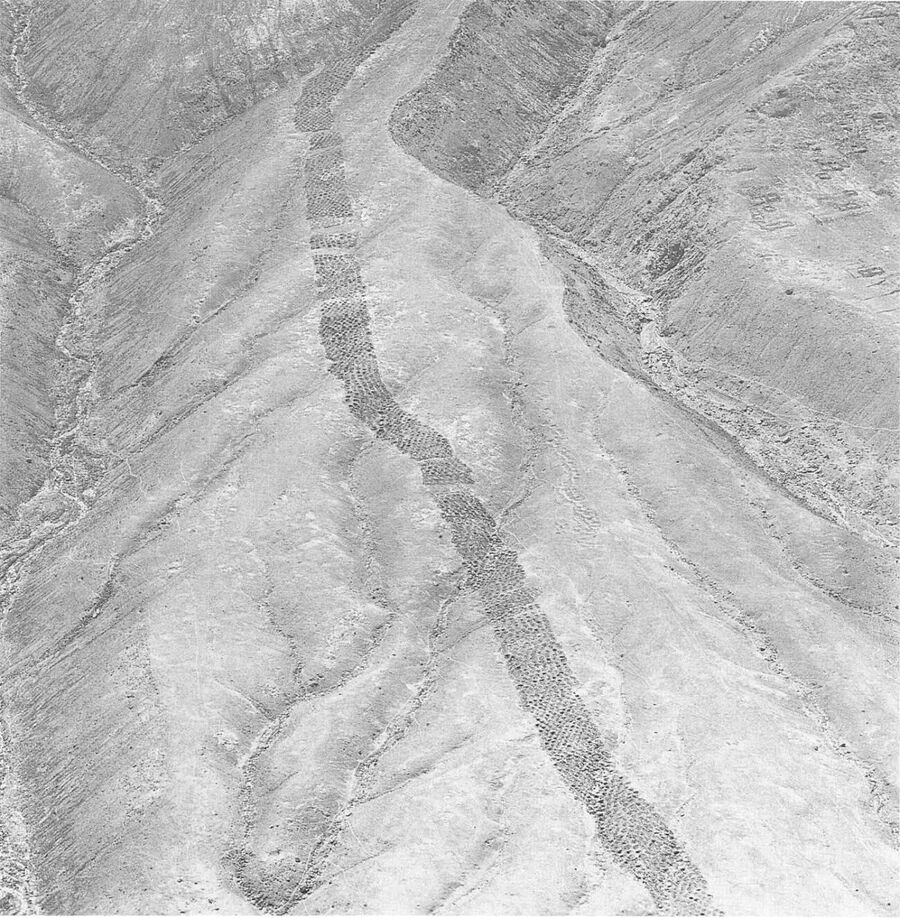 Click to enlarge band of holes monte sierpe peru archaeology