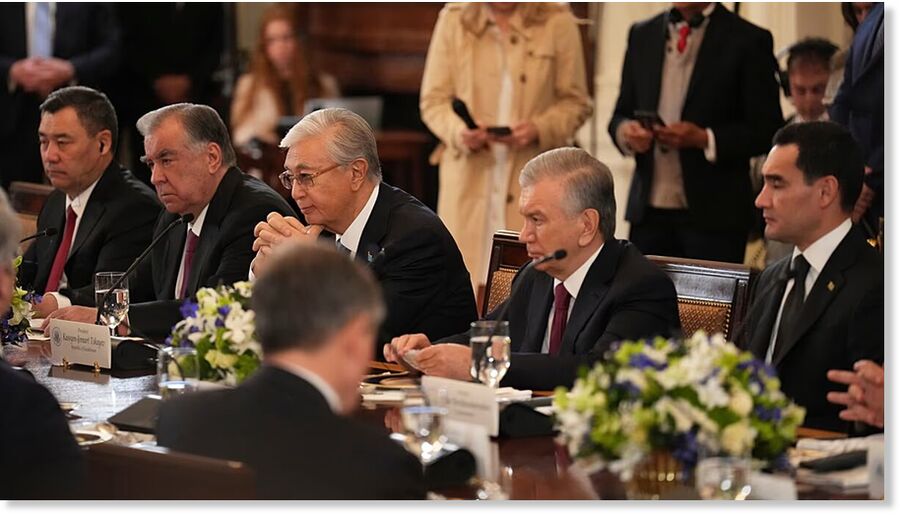 Click to enlarge Kazakhstan delegation