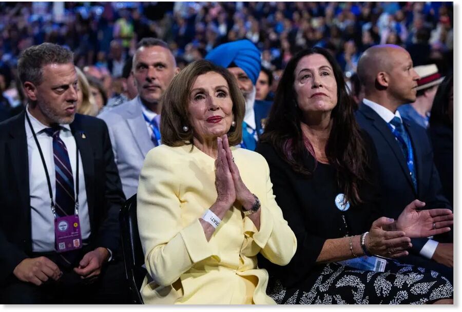 Nancy Pelosi with her daughter Christine