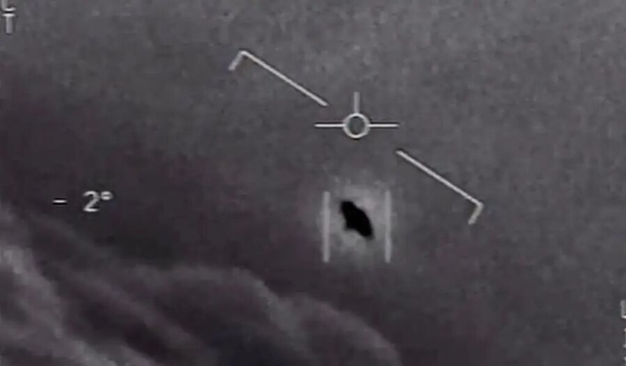 image of the “tic tac” UFO