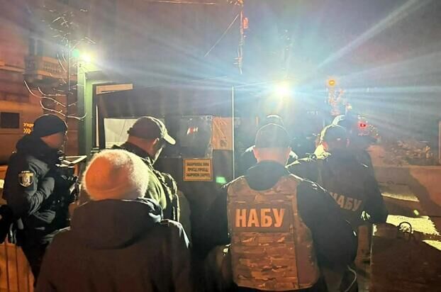 Click to enlarge Anti-corruption units raid the home Andrii Yermak