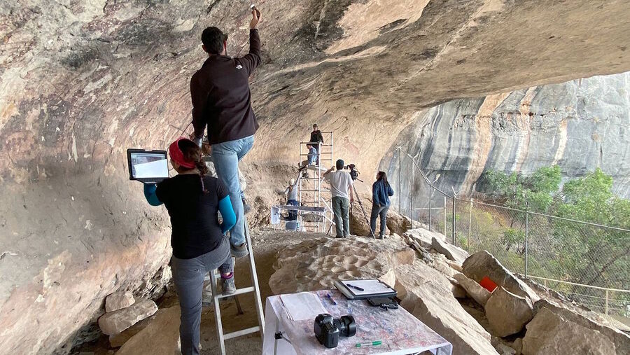 Click to enlarge pecos river rock art panther cave