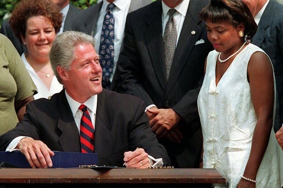 Click to enlarge clinton loophole migrant benefits