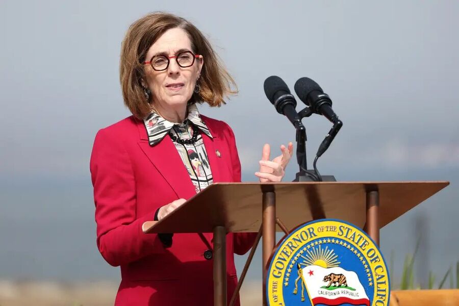 Click to enlarge Then-Oregon Gov. Kate Brown