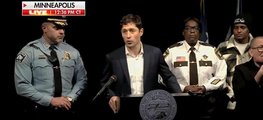 Click to enlarge minneapolis ice shooting mayor frey